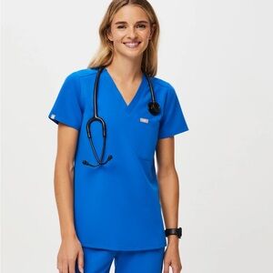 Catarina One-Pocket Scrub Top - size medium
